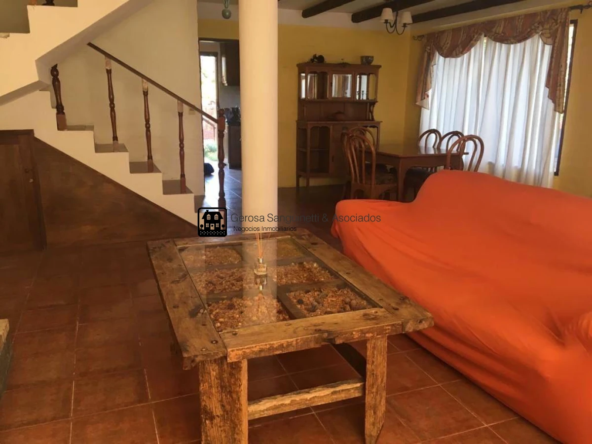 Casa ID.2124 - Casa en Pinares con espectacular jardín