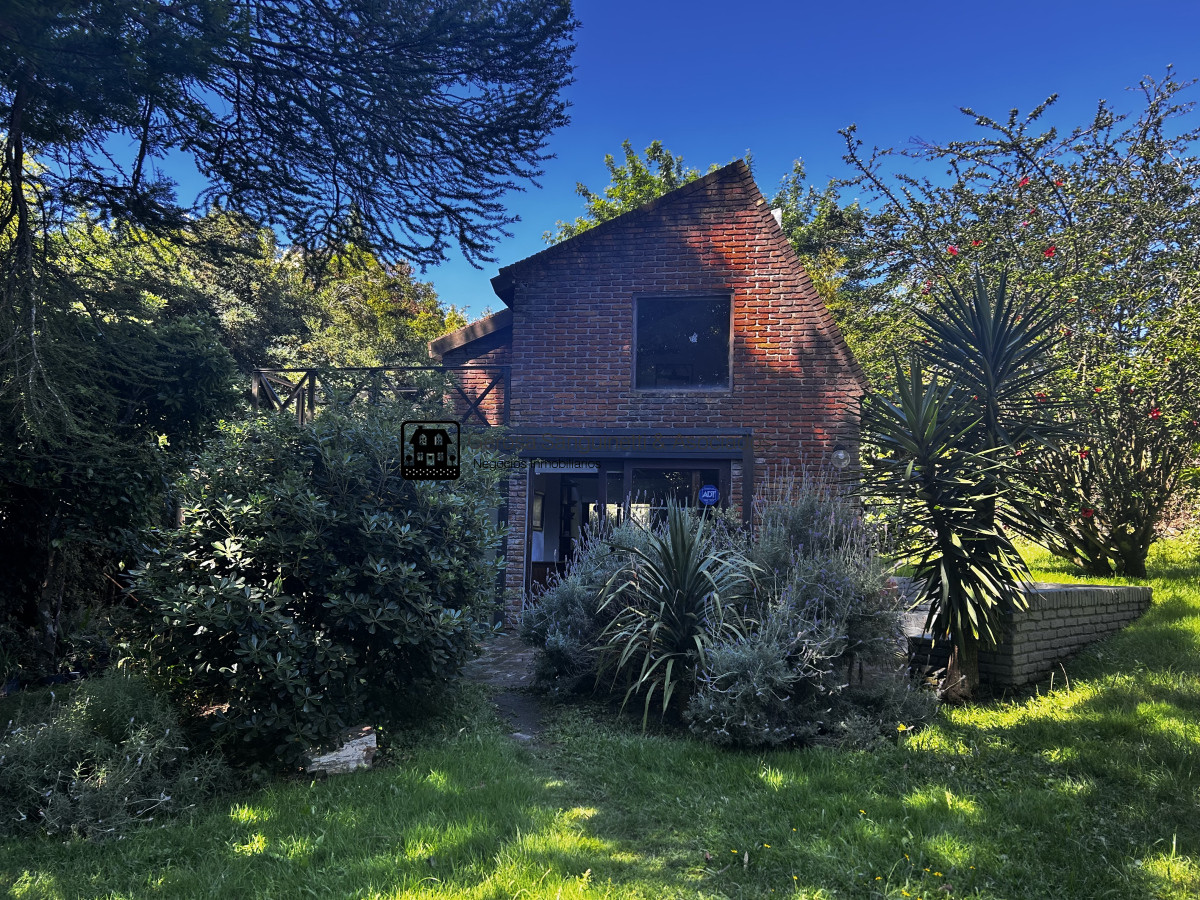 Casa ID.2743 - Casa en Pinares, muy buena ubicación  