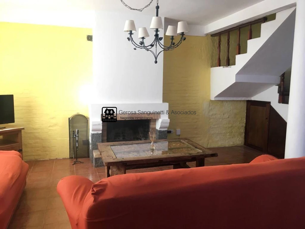 Casa ID.2124 - Casa en Pinares con espectacular jardín