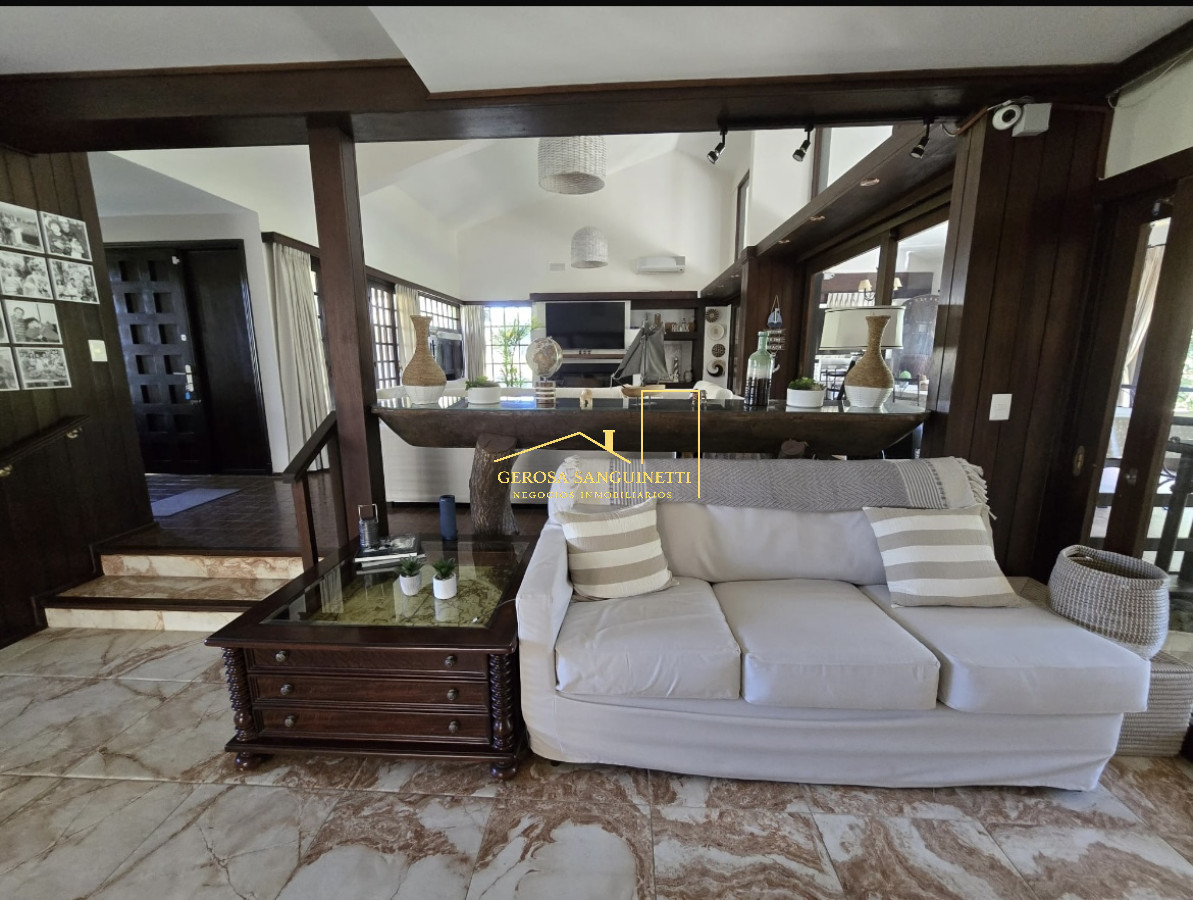 Casa ID.3187 - Casa de 4 dormitorios en Punta del Este en alquiler 