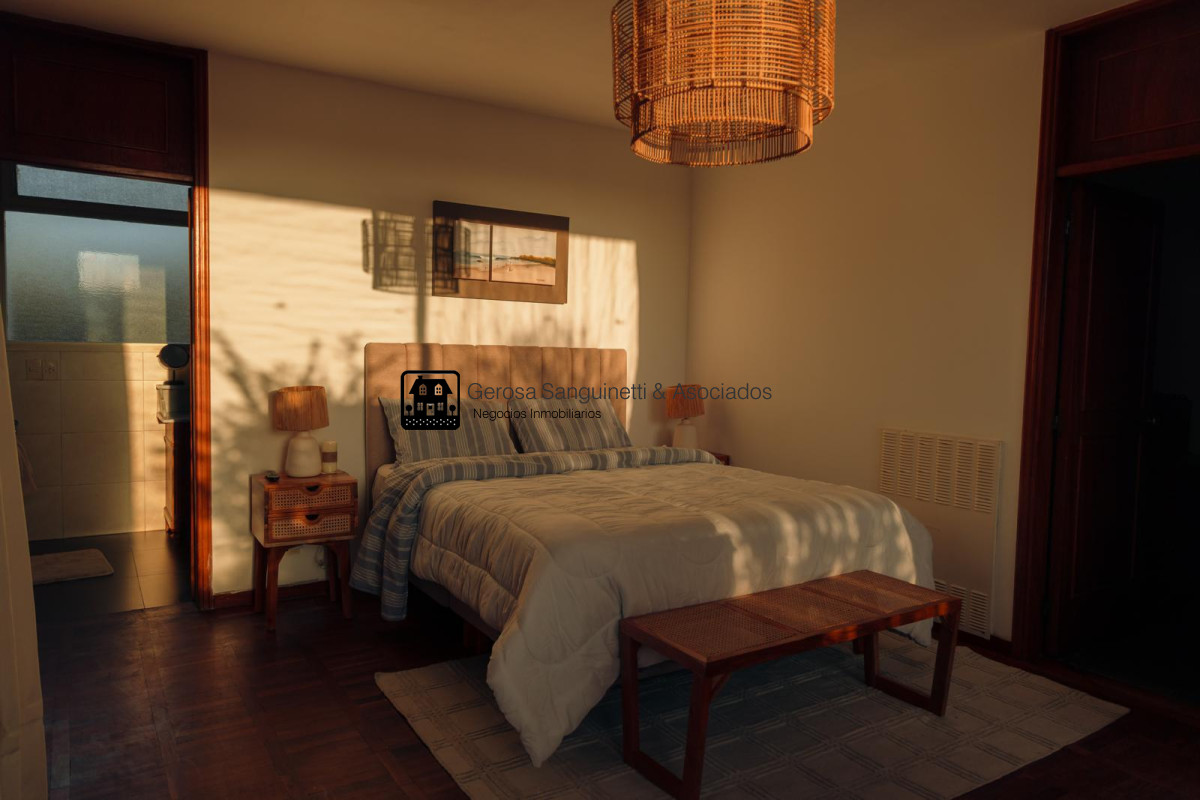 Casa ID.3218 - Chalet de 3 dormitorios en suite en Pinares en Alquiler