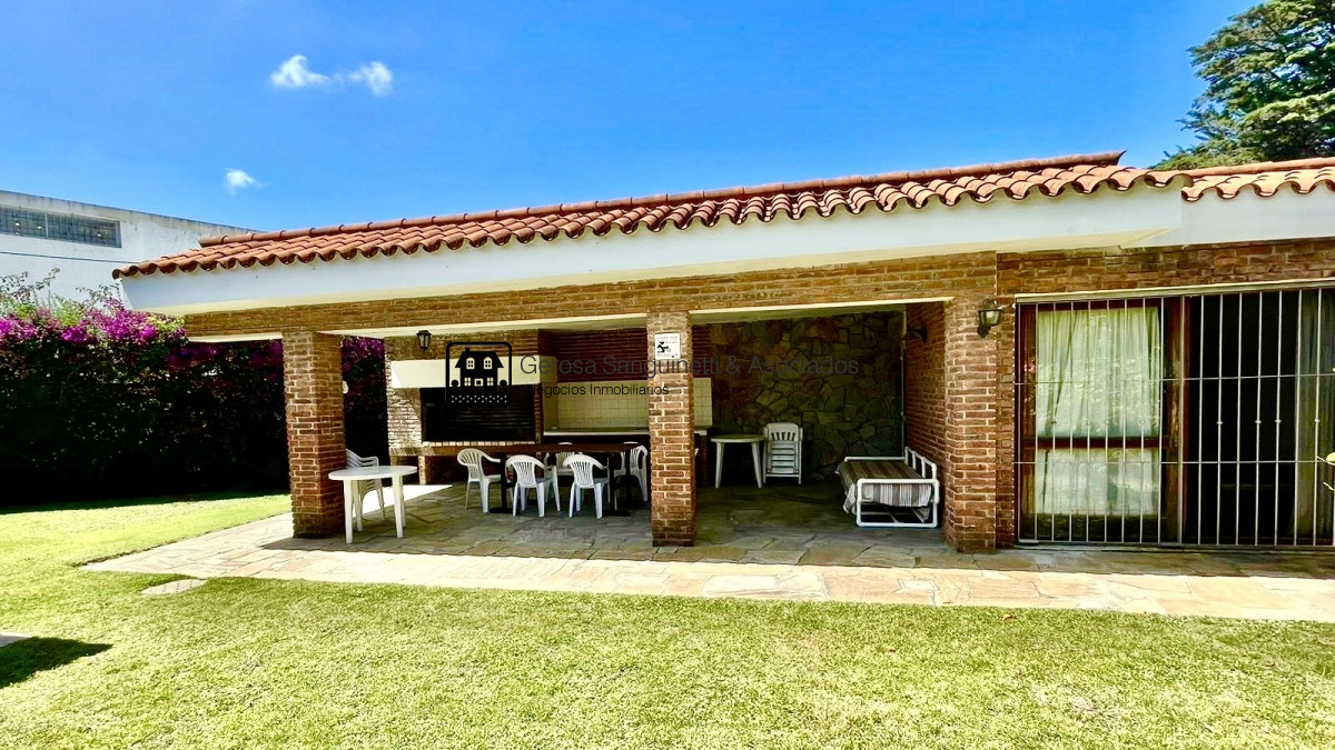 Casa ID.1901 - Muy linda casa, muy buena ubicación