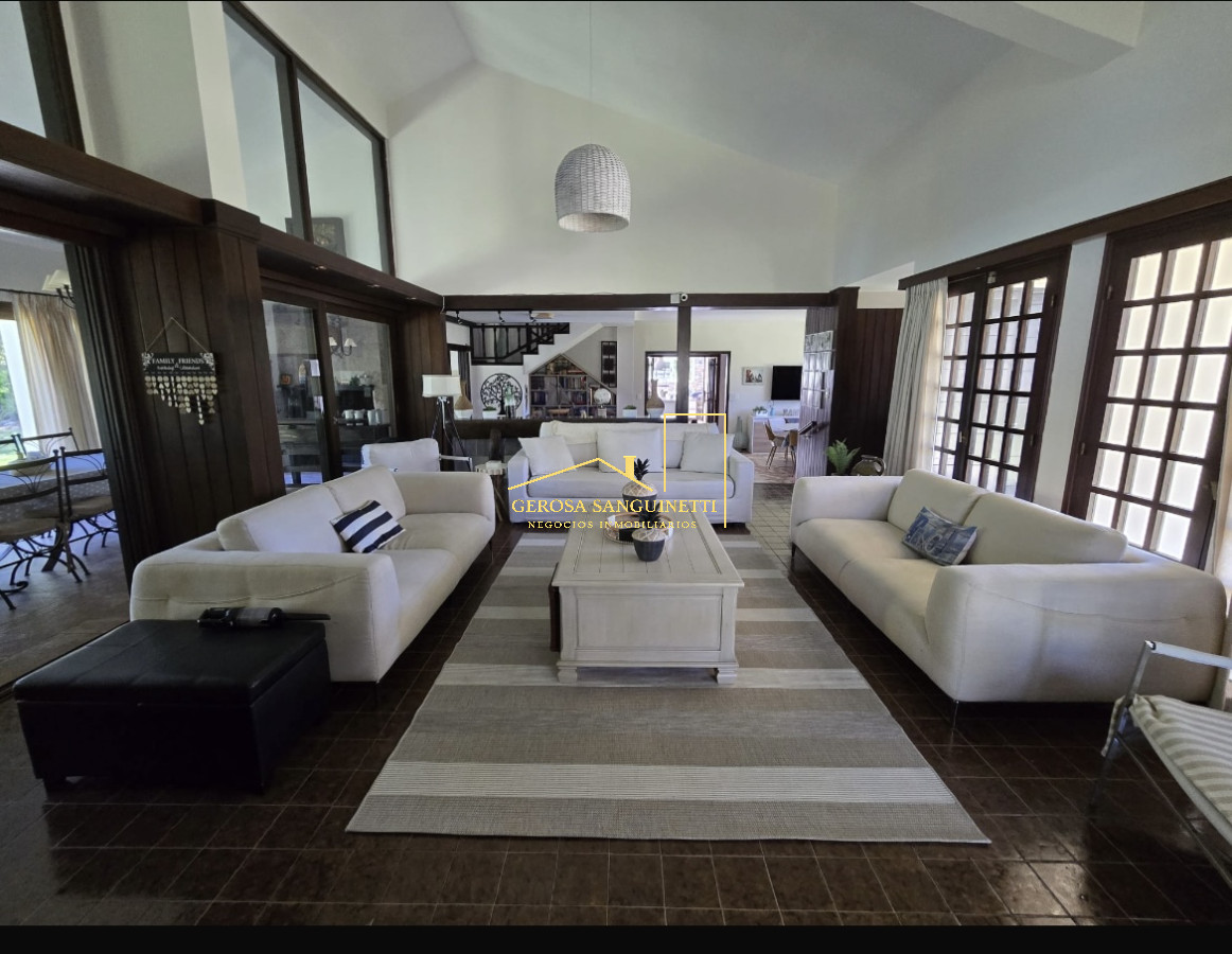 Casa ID.3187 - Casa de 4 dormitorios en Punta del Este en alquiler 