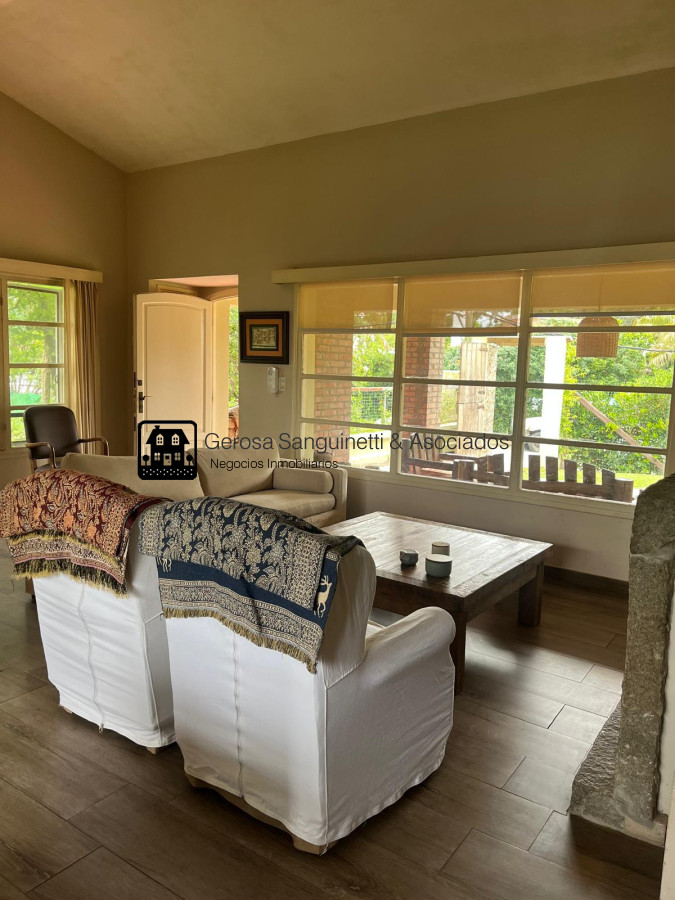 Casa ID.2730 - Muy linda casa en la Mansa con piscina en alquiler