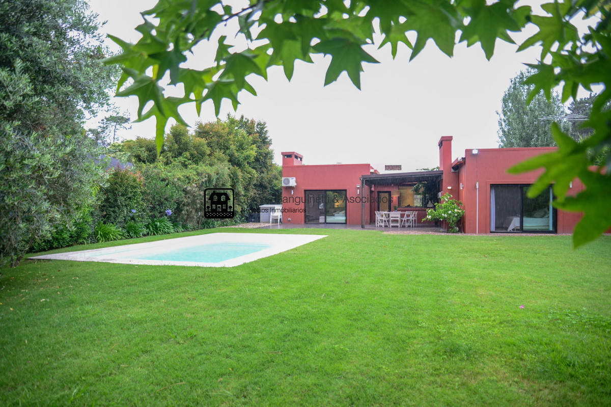 Casa ID.1557 - Casa en Barrio Privado La Arbolada