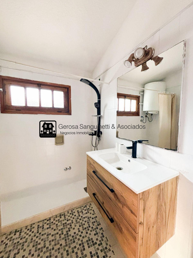 Casa ID.3257 - Casa en San Rafael de 4 dormitorios en alquiler