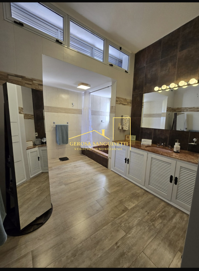 Casa ID.3187 - Casa de 4 dormitorios en Punta del Este en alquiler 