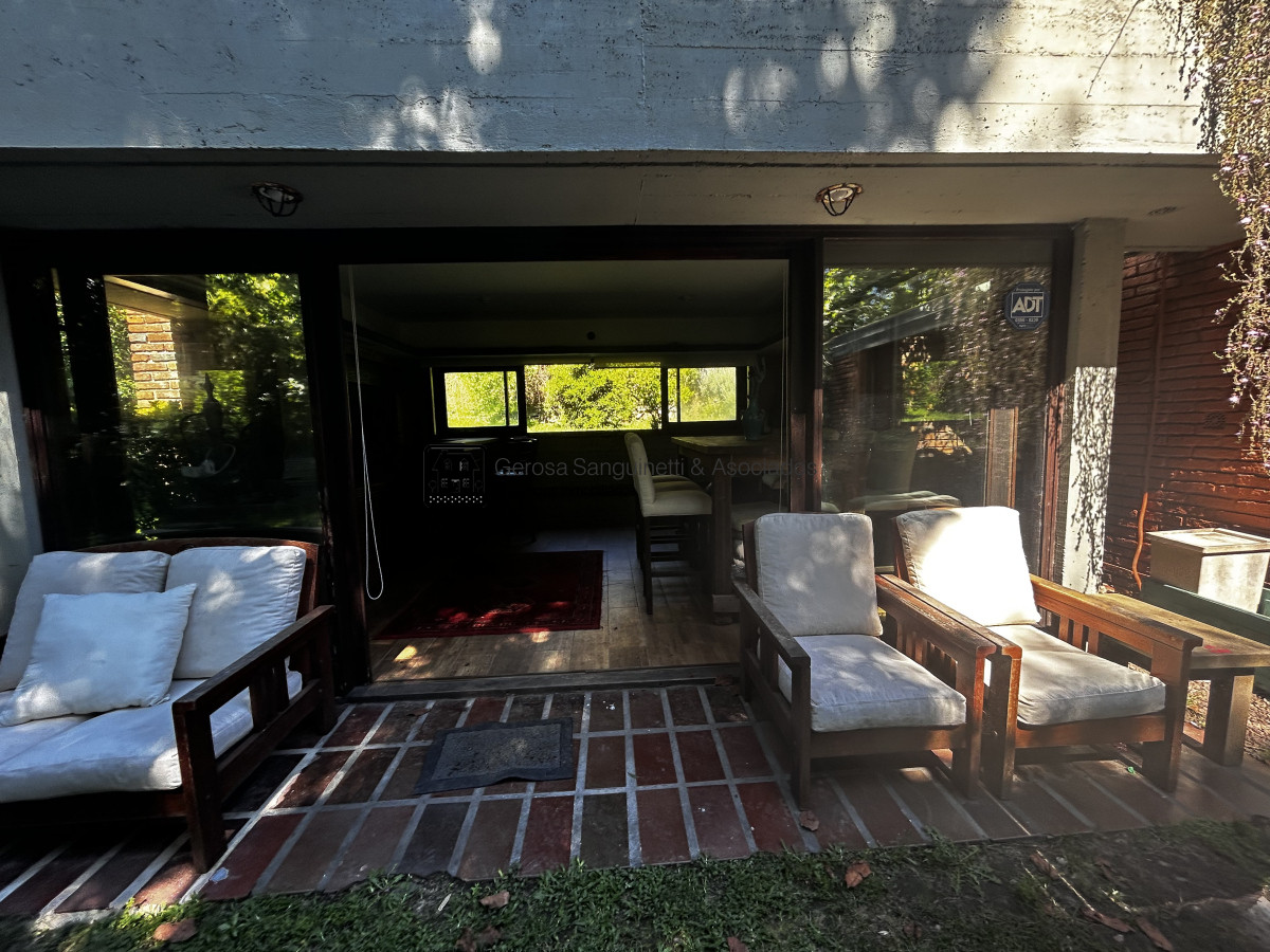 Casa ID.2743 - Casa en Pinares, muy buena ubicación  