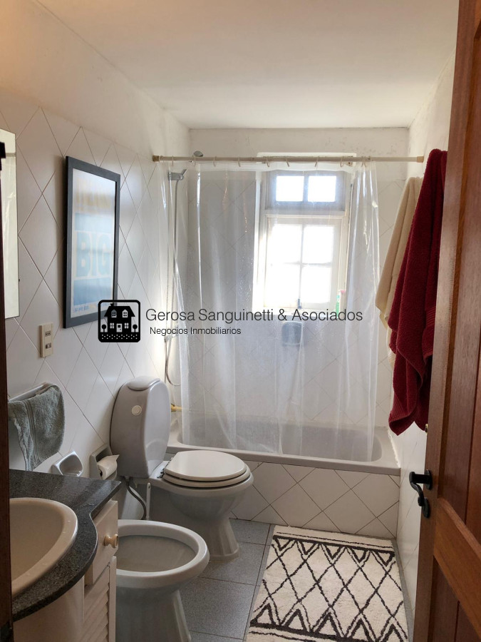 Casa ID.1332 - Muy linda casa en Pinares a metros del mar