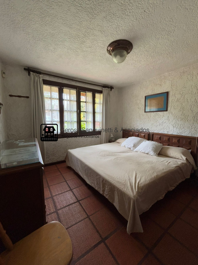 Casa ID.798 - Casa de 4 dormitorios en alquiler en Pinares Punta del Este 