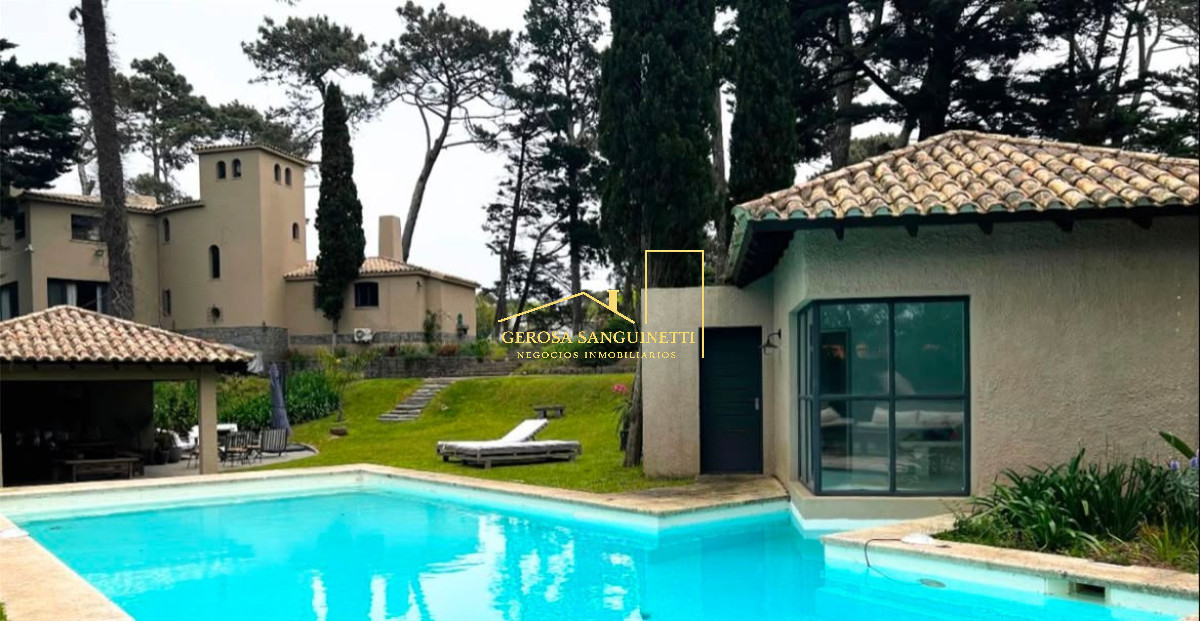 Casa ID.3603 - Gran casa estilo Toscana en Punta del Este a la venta - 