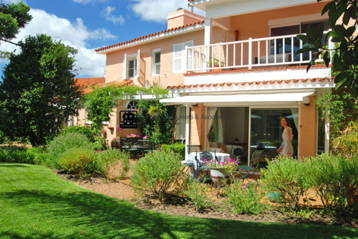 Casa ID.1590 - Espectacular casa, con todas las comodidades