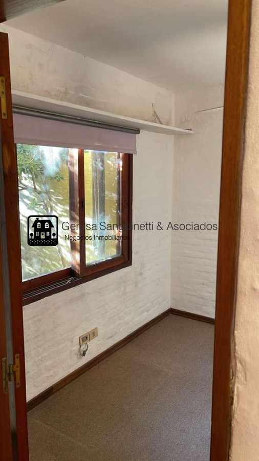 Casa ID.3345 - casa muy comoda en venta en Jardines de Cordoba con 4 dormitorios