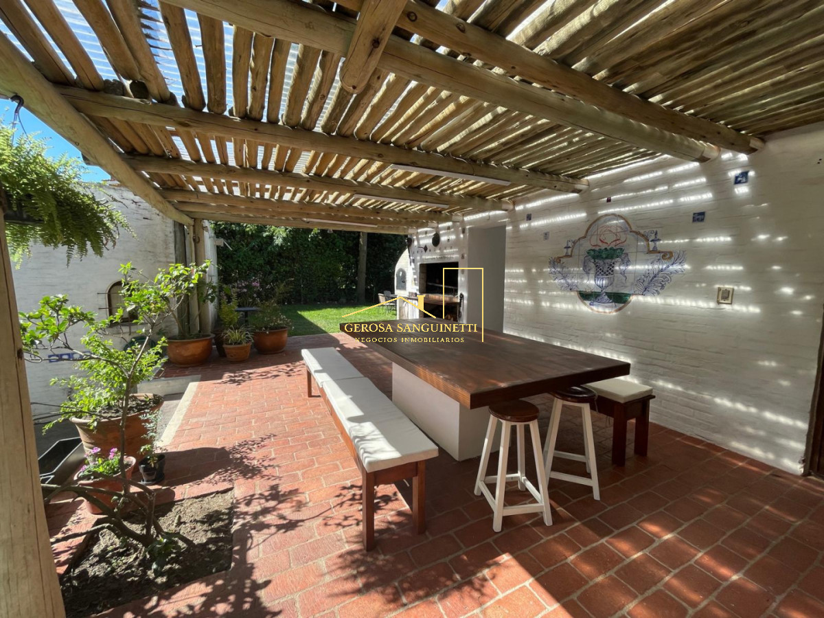 Casa ID.3368 - Casa de 5 dormitorios en Rincon del Indio en alquiler temporada