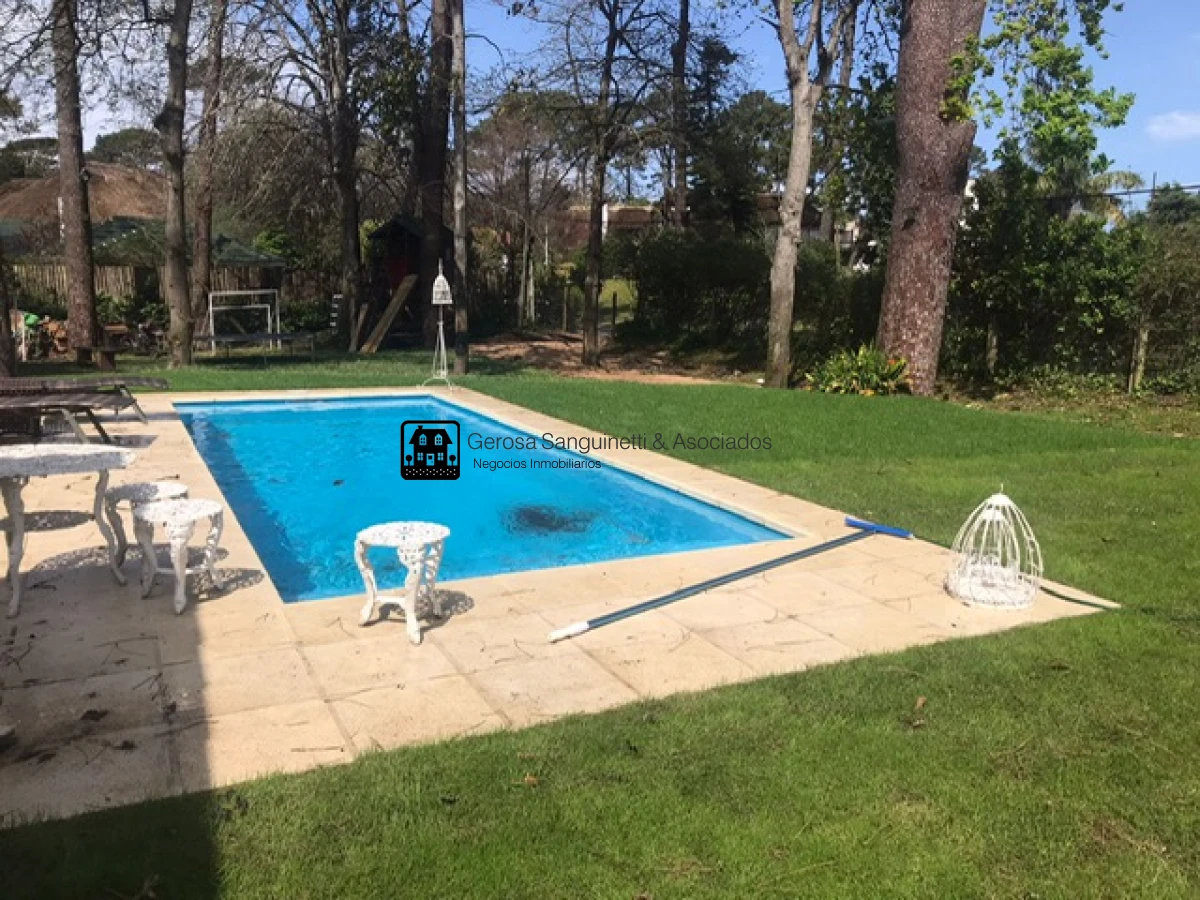 Casa ID.1555 - Muy linda casa en la Mansa con piscina y barbacoa