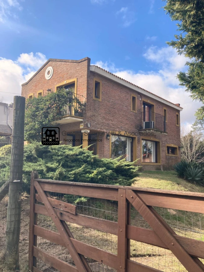 Casa ID.2124 - Casa en Pinares de 3 dormitorios en venta 