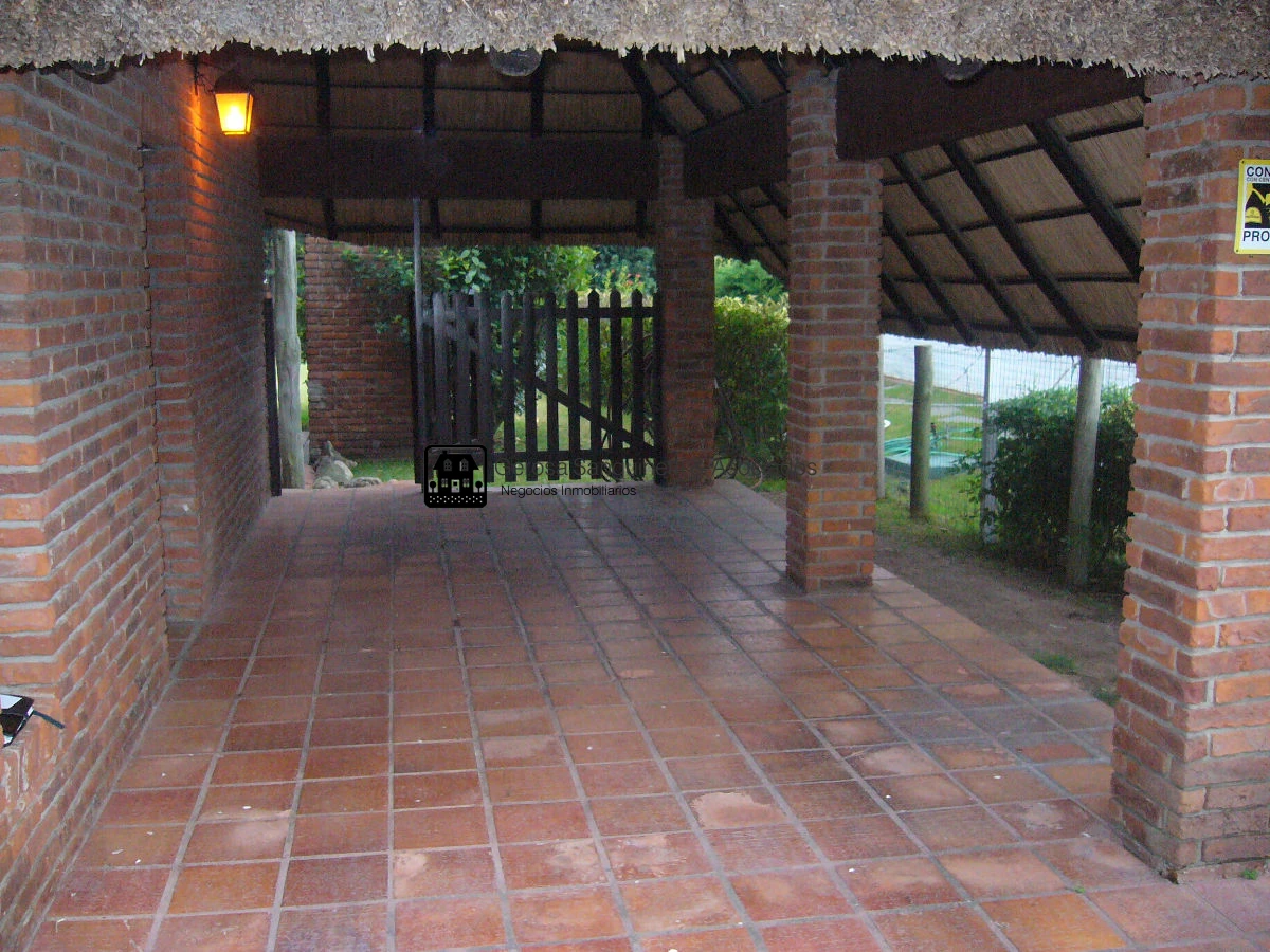 Casa ID.798 - Quincho muy bien ubicado en Pinares