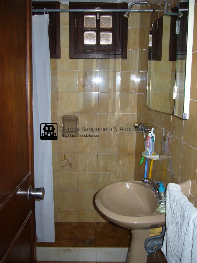 Casa ID.798 - Quincho muy bien ubicado en Pinares