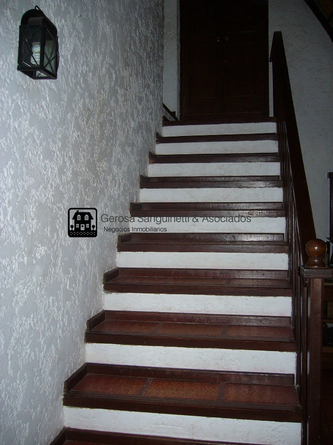 Casa ID.798 - Quincho muy bien ubicado en Pinares