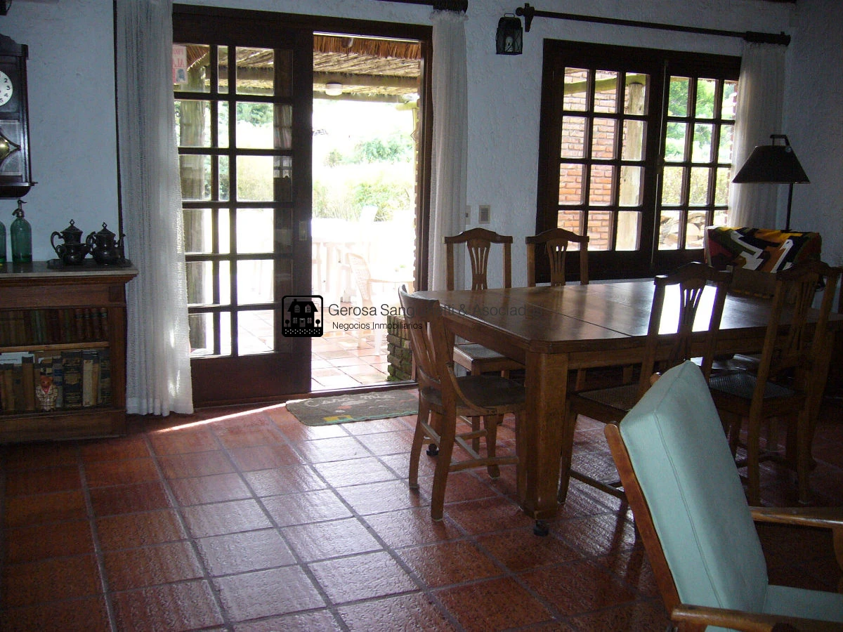 Casa ID.798 - Quincho muy bien ubicado en Pinares