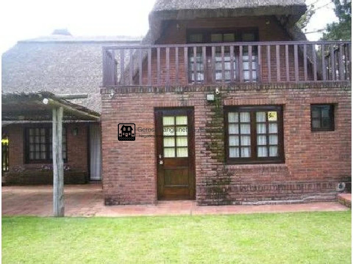 Casa ID.798 - Quincho muy bien ubicado en Pinares