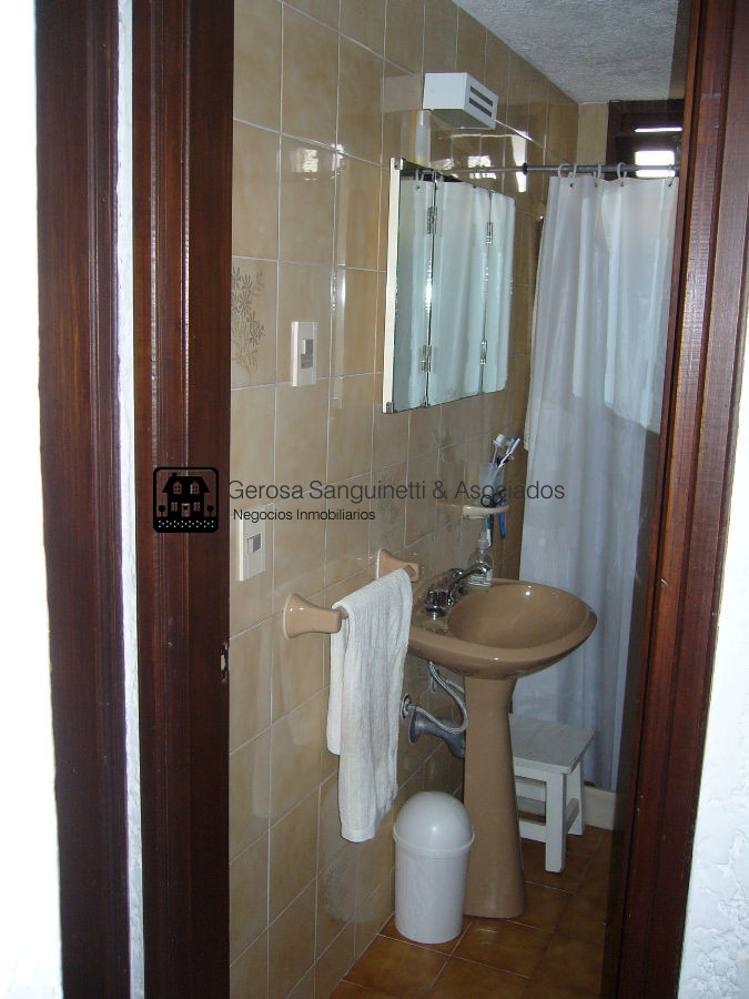 Casa ID.798 - Quincho muy bien ubicado en Pinares