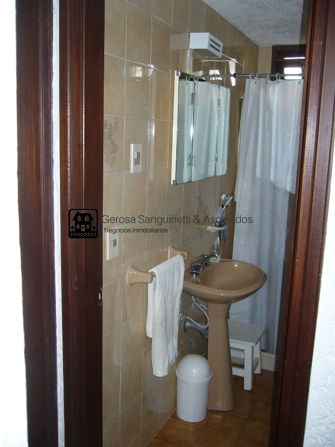 Casa ID.798 - Quincho muy bien ubicado en Pinares