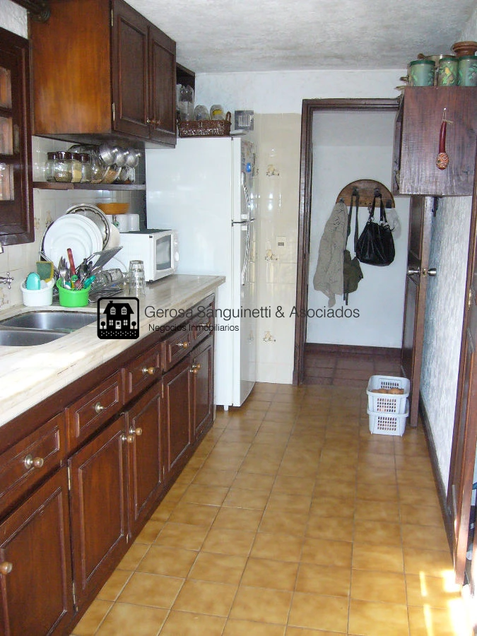 Casa ID.798 - Quincho muy bien ubicado en Pinares