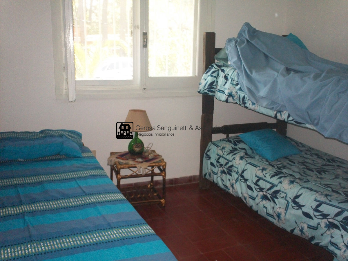 Casa ID.645 - Muy linda casa en alquiler anual a 2 cuadras del mar
