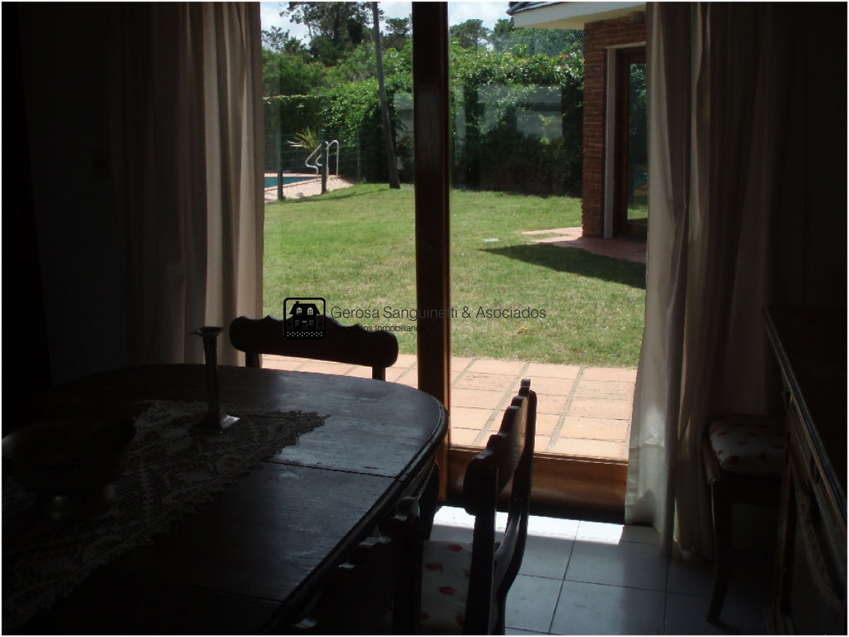 Casa ID.898 - Casa en la Mansa a 1 cuadra del mar 