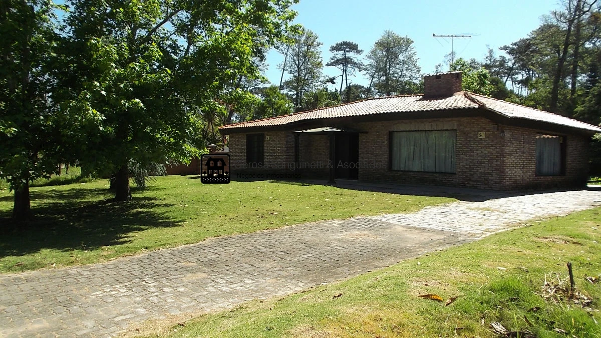 Casa ID.905 - Casa muy bien ubicada en Pinares 