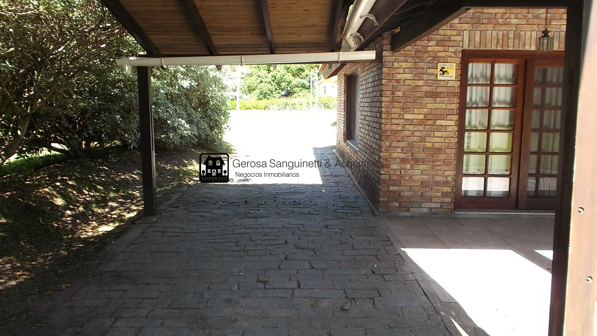 Casa ID.905 - Casa muy bien ubicada en Pinares 