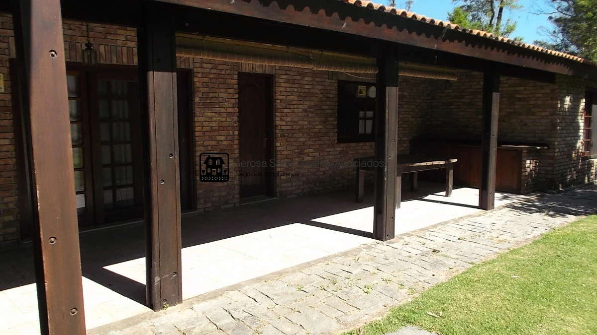 Casa ID.905 - Casa muy bien ubicada en Pinares 