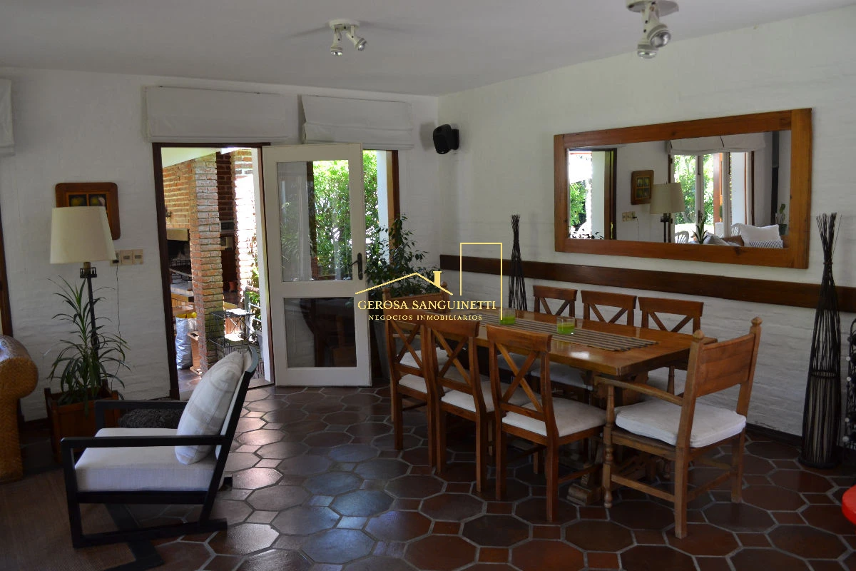 Casa ID.1073 - Espectacular casa en la Mansa a metros del mar