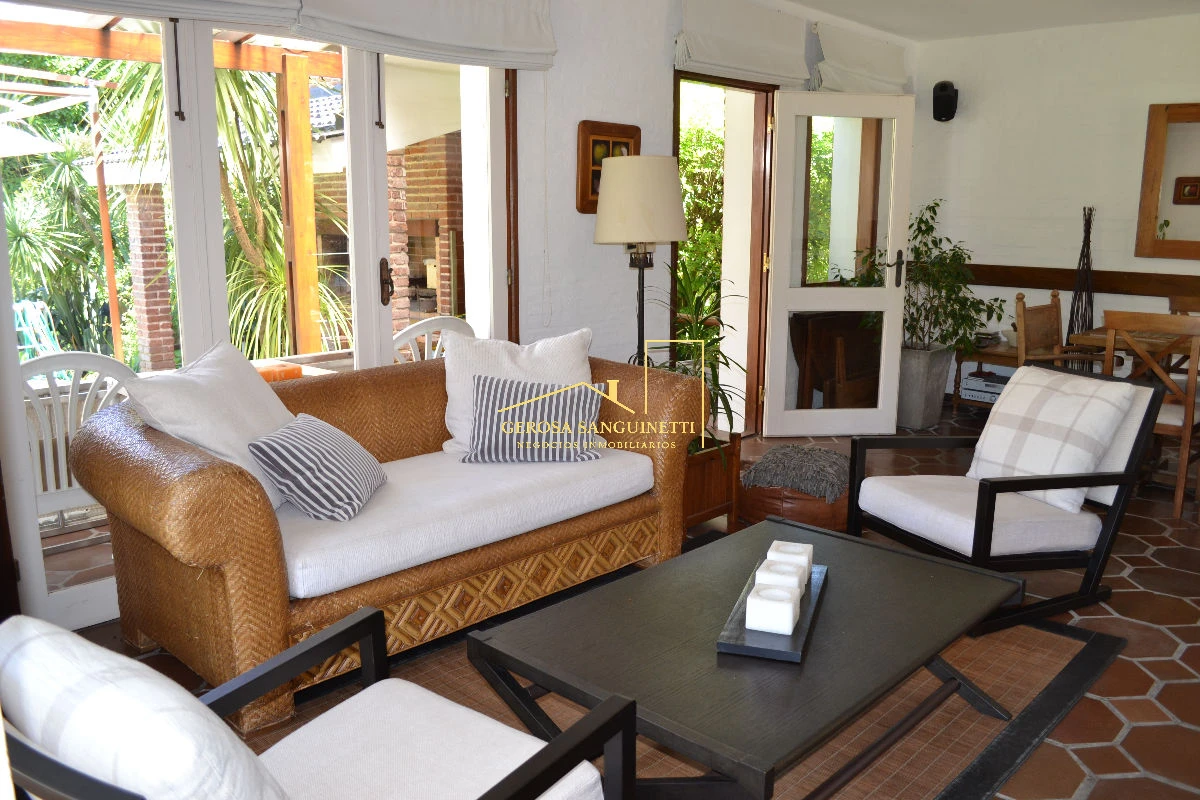 Casa ID.1073 - Espectacular casa en la Mansa a metros del mar