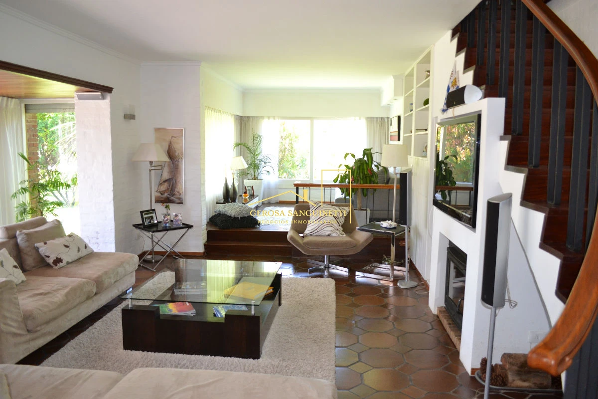 Casa ID.1073 - Espectacular casa en la Mansa a metros del mar