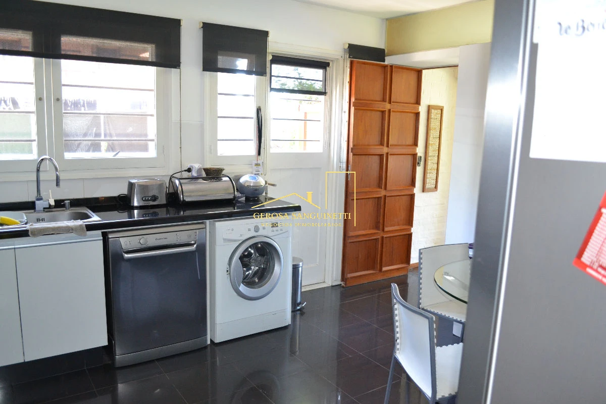 Casa ID.1073 - Espectacular casa en la Mansa a metros del mar