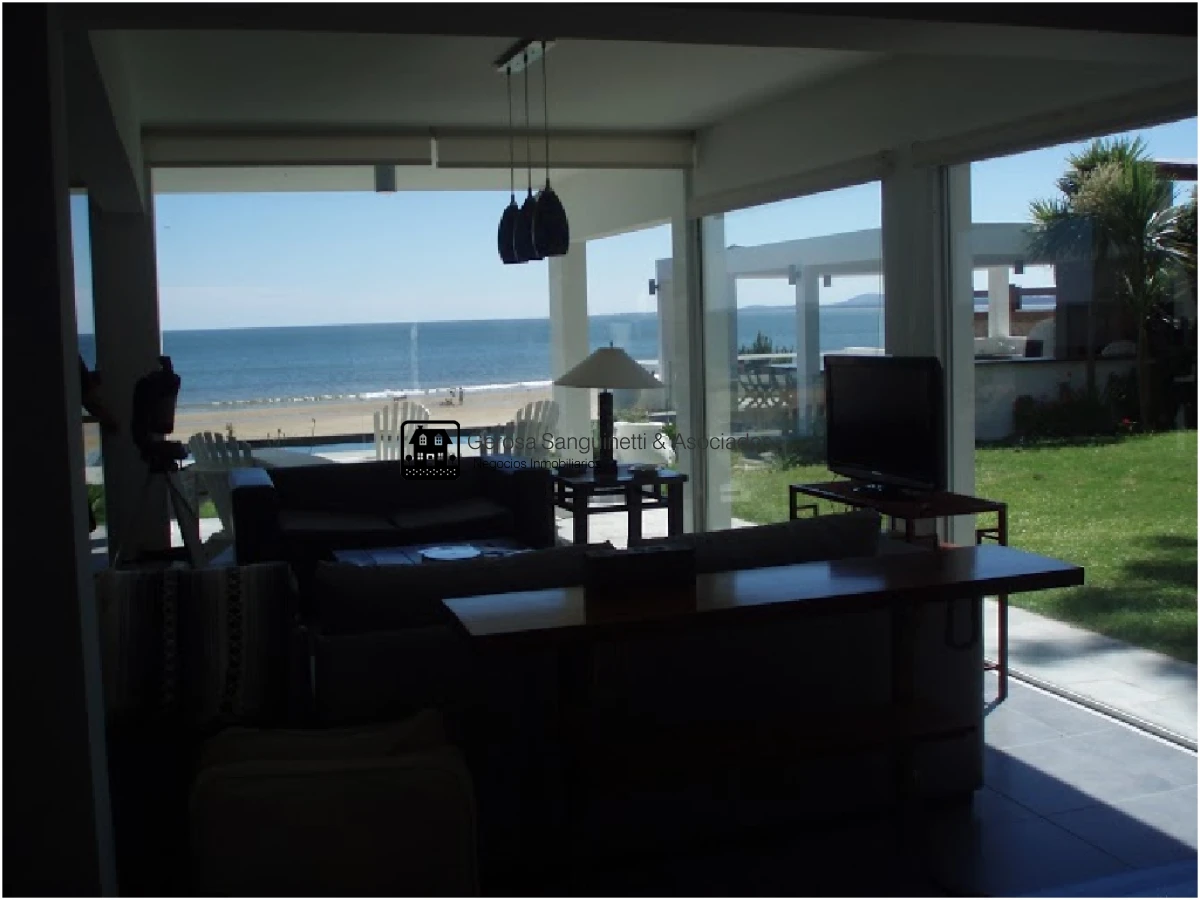 Casa ID.1120 - Espectacular casa en Solanas sobre la playa con piscina