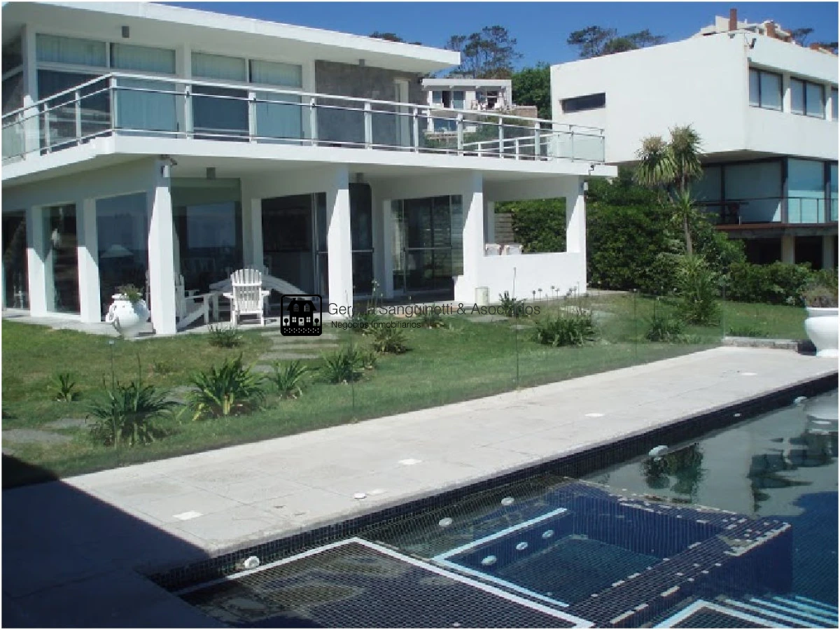 Casa ID.1120 - Espectacular casa en Solanas sobre la playa con piscina