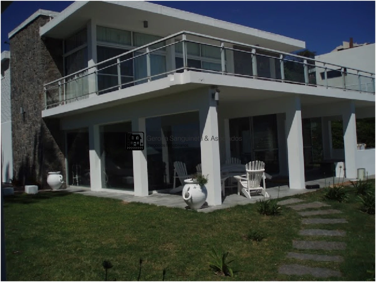 Casa ID.1120 - Espectacular casa en Solanas sobre la playa con piscina