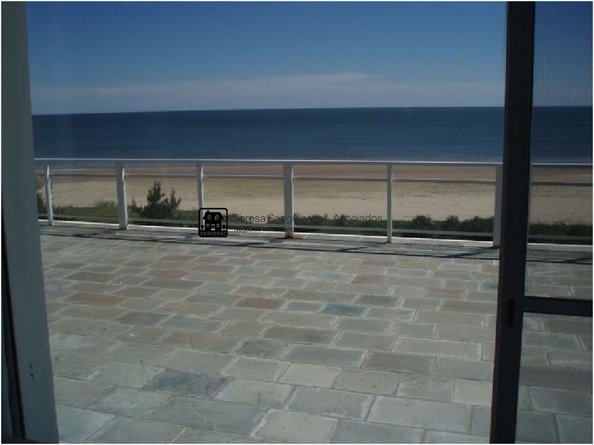 Casa ID.1120 - Espectacular casa en Solanas sobre la playa con piscina