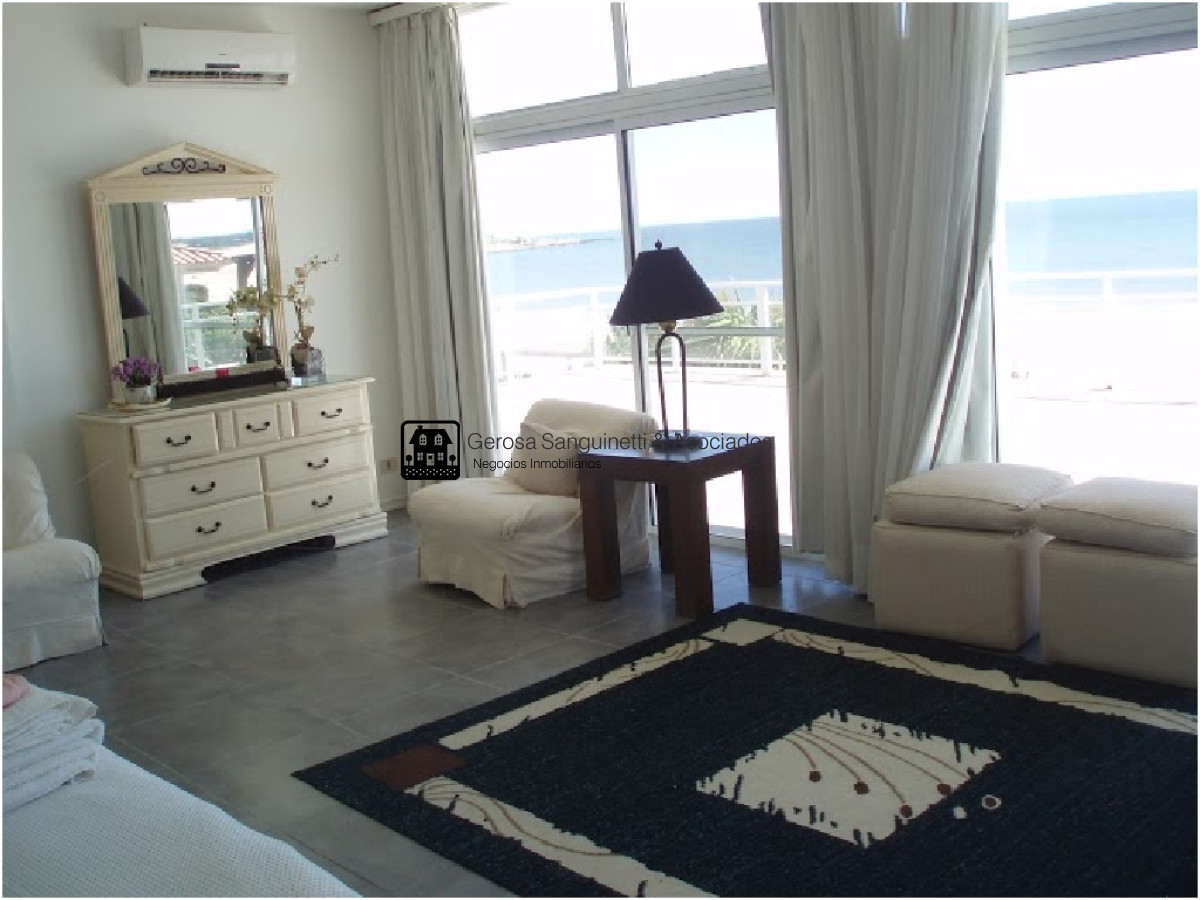 Casa ID.1120 - Espectacular casa en Solanas sobre la playa con piscina
