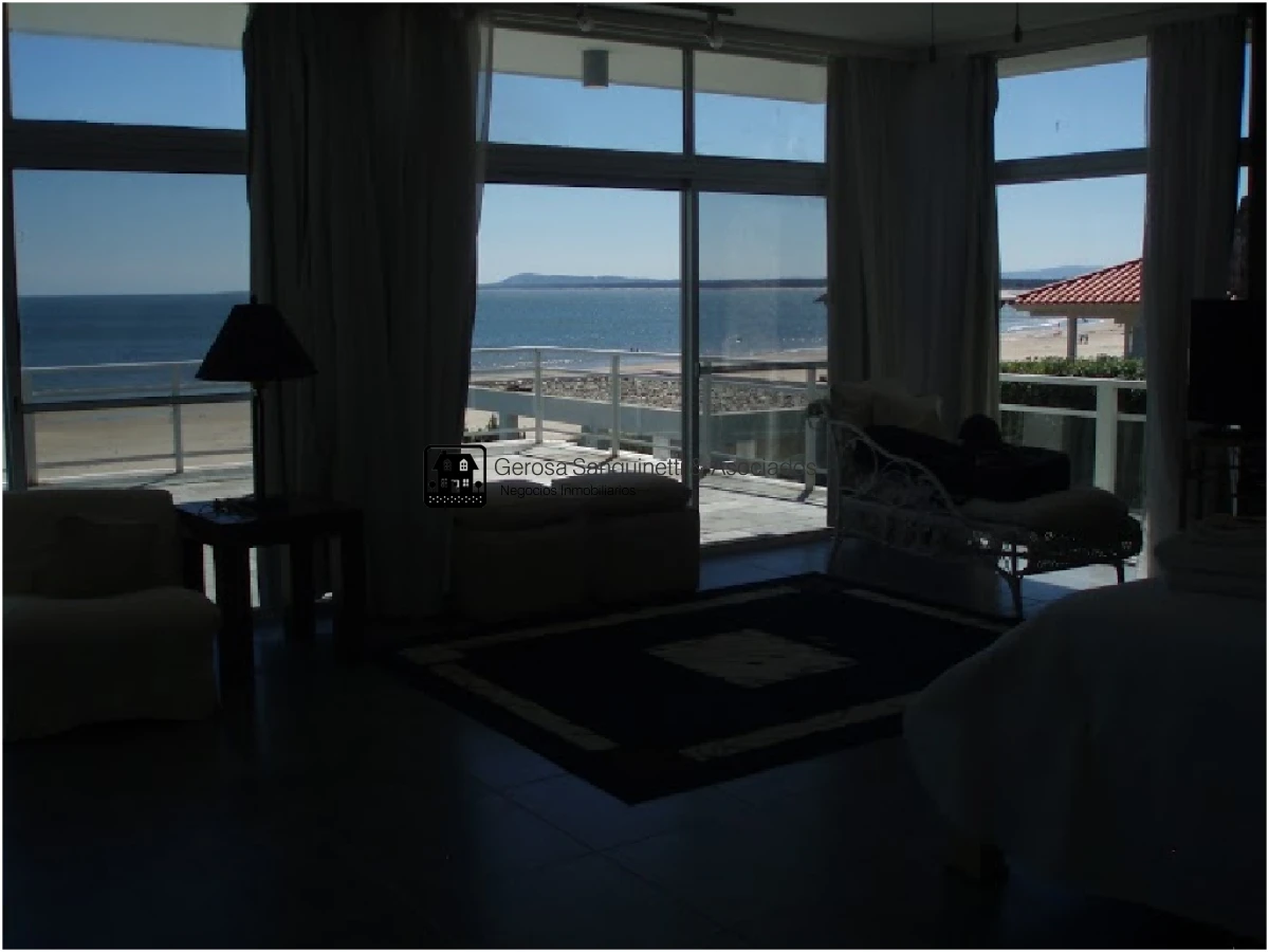 Casa ID.1120 - Espectacular casa en Solanas sobre la playa con piscina