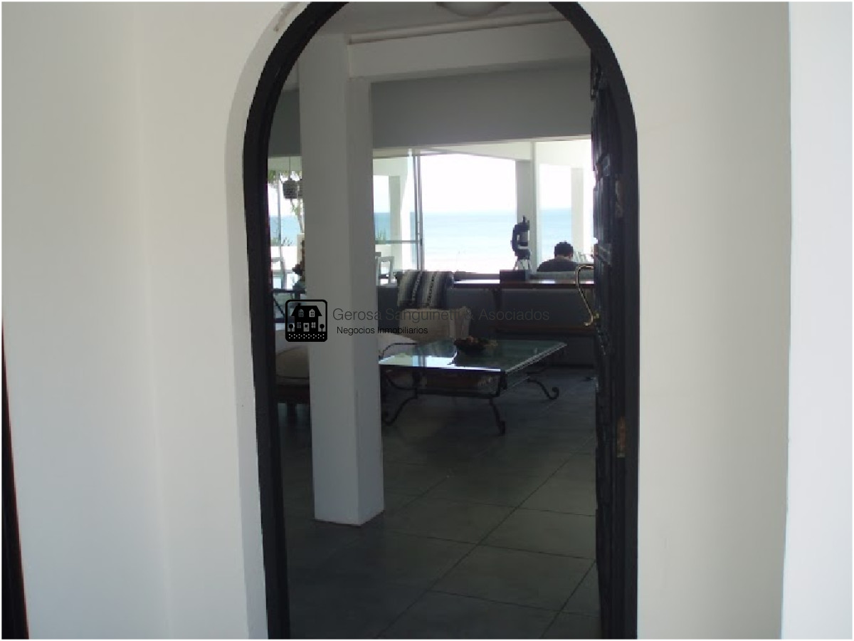 Casa ID.1120 - Espectacular casa en Solanas sobre la playa con piscina