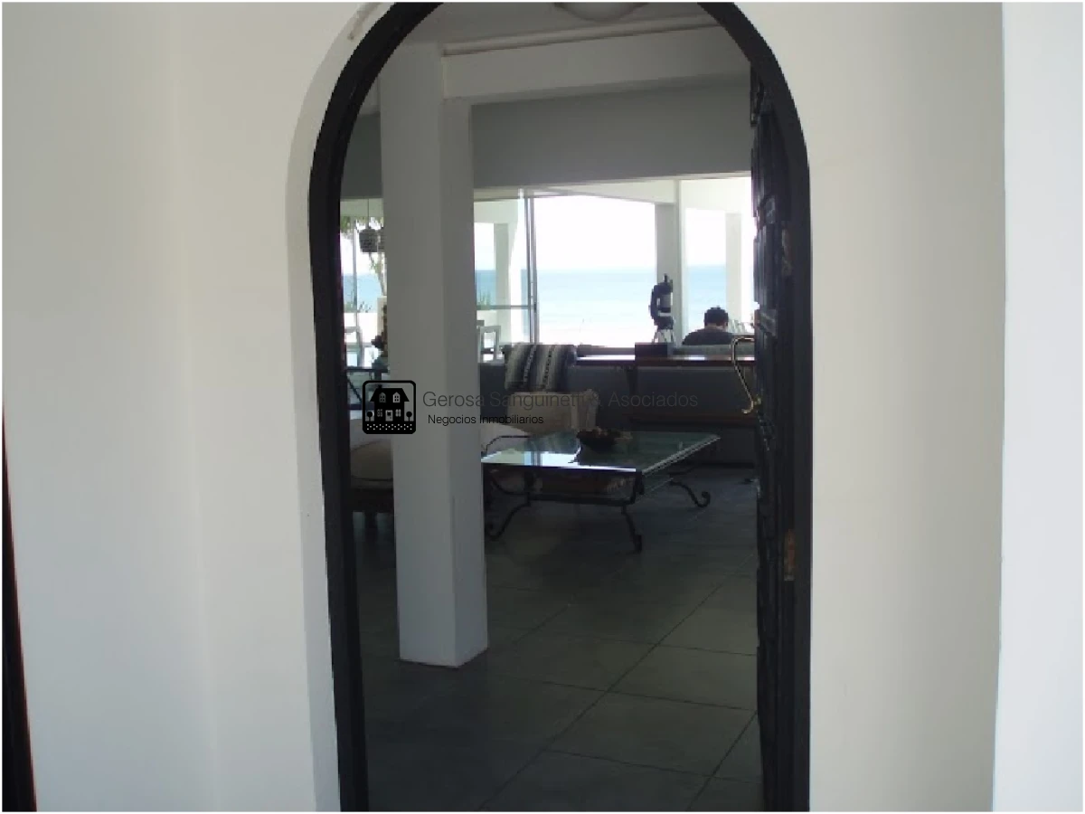 Casa ID.1120 - Espectacular casa en Solanas sobre la playa con piscina