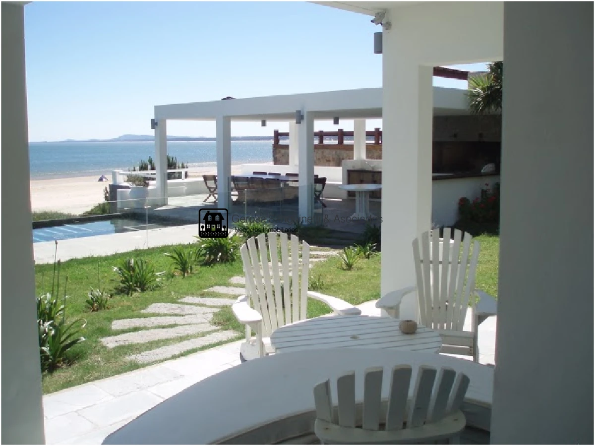Casa ID.1120 - Espectacular casa en Solanas sobre la playa con piscina