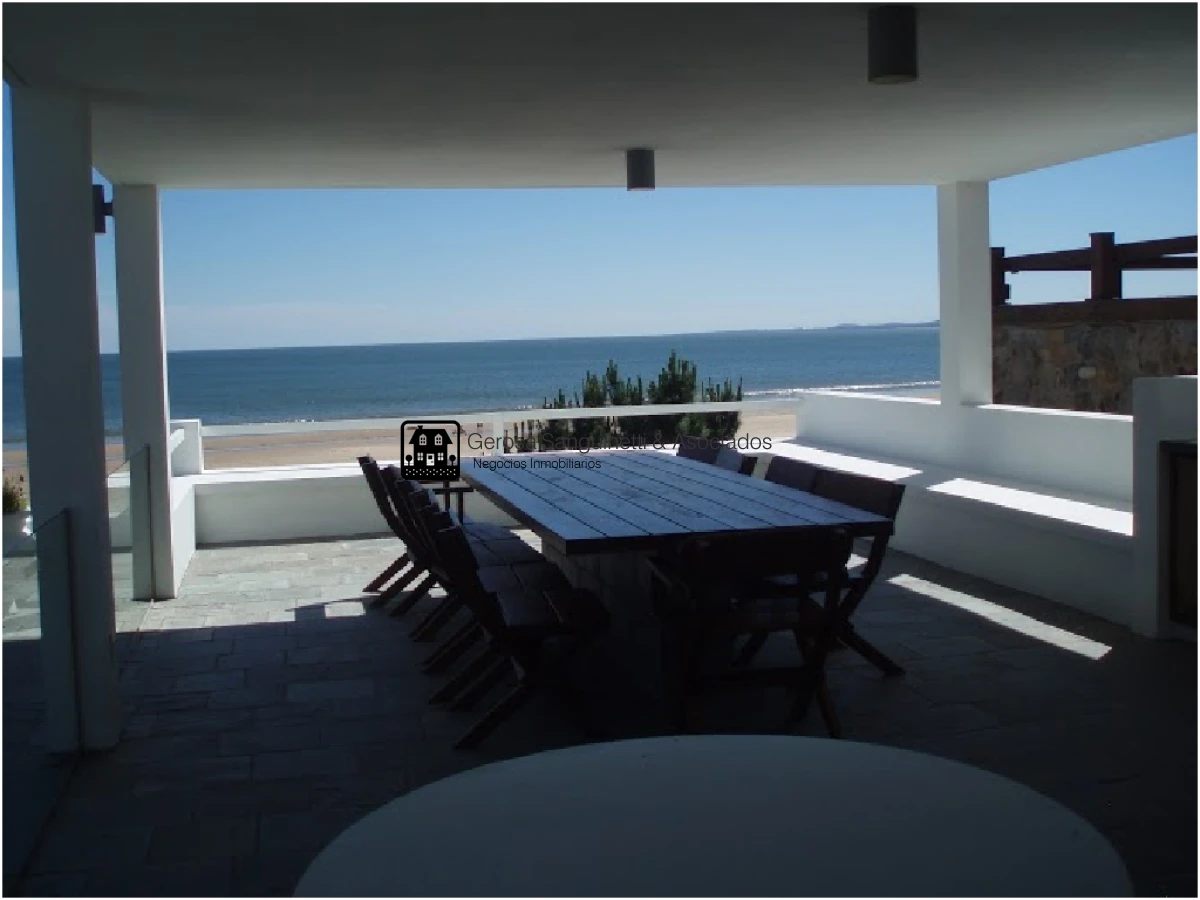 Casa ID.1120 - Espectacular casa en Solanas sobre la playa con piscina