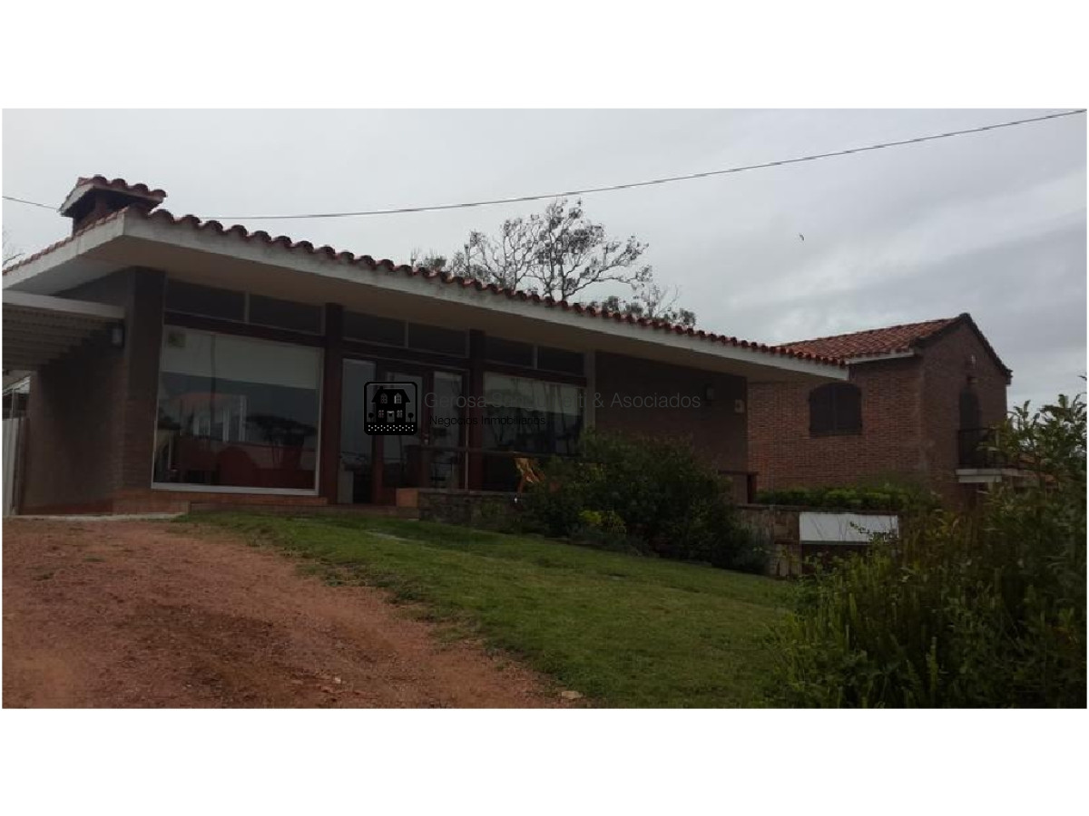 Casa ID.1333 - Casa en Pinares, ideal para vivir todo el año
