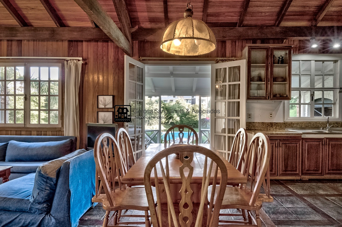 Casa ID.1332 - Muy linda casa en Pinares a metros del mar