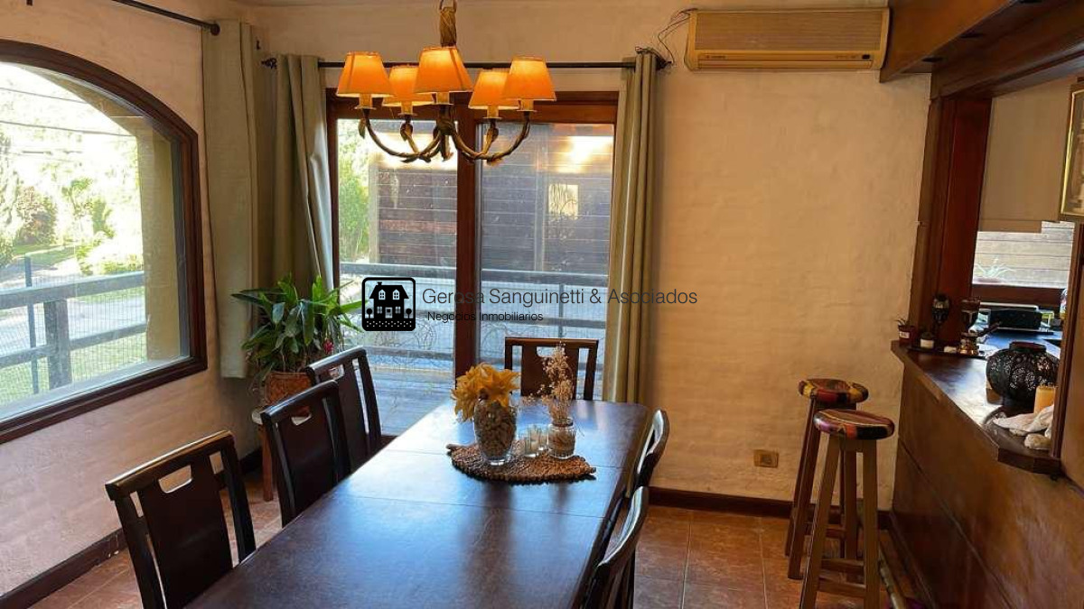 Casa ID.3345 - casa muy comoda en venta en Jardines de Cordoba con 4 dormitorios